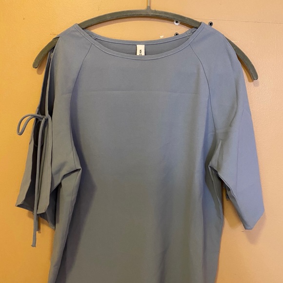 🛍2/$30 - Blouses - Picture 2 of 2